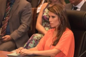 Novo proíbe Júlia Lucy de disputar reeleição pelo partido; distrital reage