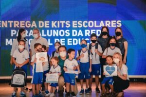 Anápolis: alunos da rede municipal começam a receber kits escolares